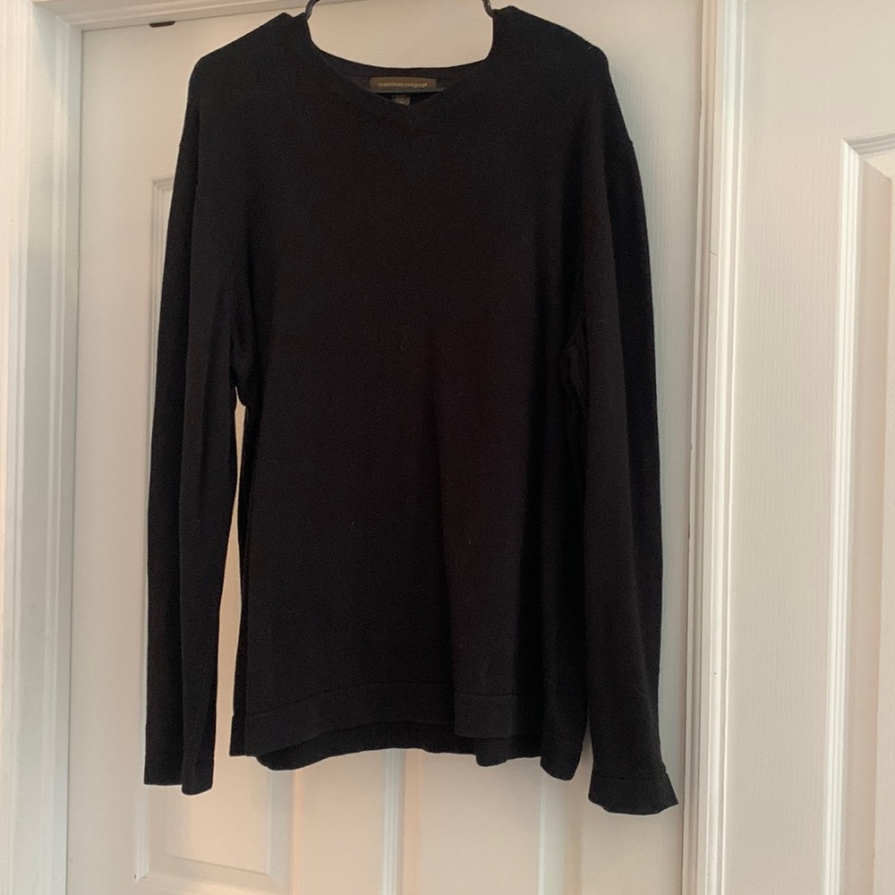 Black crew neck sweater